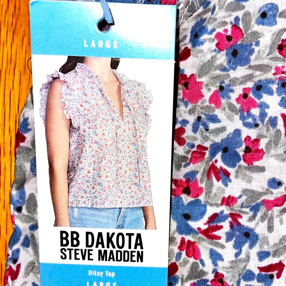 So cute! BB Dakota Steve Madden sleeveless top - Size Large